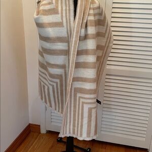 NWT Zara Striped Beige and cream  Scarf wool/polyester 22.5 x82